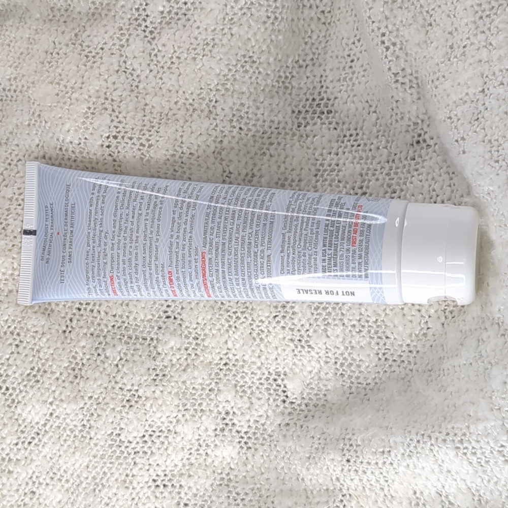First Aid Beauty Pure Skin Face Cleanser, 142g/5.0oz - Picture 2 of 7